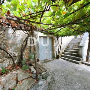 ISTRA, GROŽNJAN, OKOLICA - starina za adaptaciju na odličnoj lokaciji