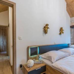 ISTRA, GROŽNJAN - Prekrasno imanje sa 5 stambenih jedinica