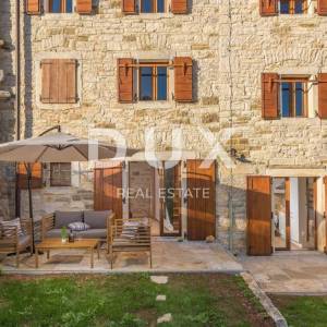 ISTRA, GROŽNJAN - Prekrasno imanje sa 5 stambenih jedinica