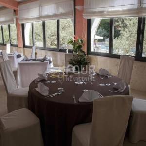 Istra, hotel 50m od mora, izvrsna investicija!