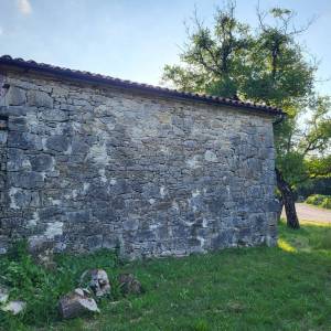 ISTRA, HUM - Kamena kućica na šarmantnoj lokaciji