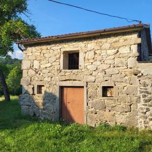 ISTRA, HUM - Kamena kućica na šarmantnoj lokaciji