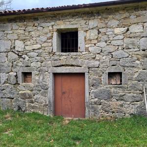 ISTRA, HUM - Kamena kućica na šarmantnoj lokaciji