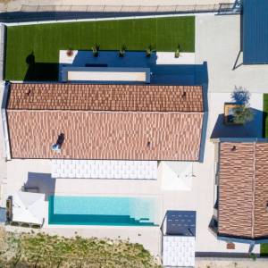 ISTRA, HUM - Moderna vila s prekrasnim pogledima smještena na neponovljivoj  lokaciji
