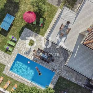 ISTRA, JADREŠKI - Kuća s velika tri stana bazenom i okućnicom! Najam!