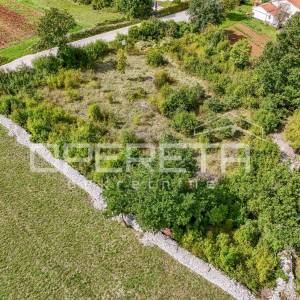 Istra, Kanfanar- Građevinsko zemljište u kombinaciji sa poljoprivrednim
