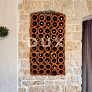 ISTRA, KANFANAR - Kamena kuća s okućnicom