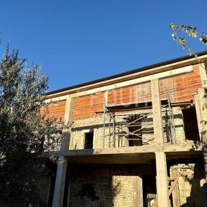 Istra, Kanfanar, kuća 240m2, okućnica