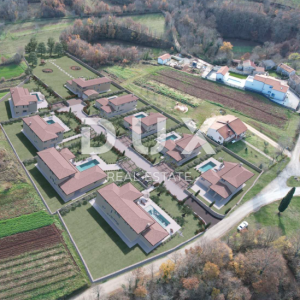 ISTRA, KANFANAR - Prekrasna novoizgrađena vila s bazenom u zatvorenom kompleksu