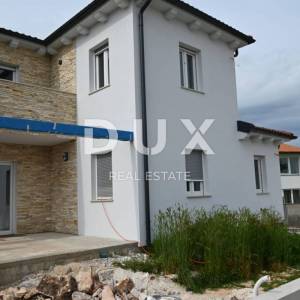 ISTRA, KANFANAR - Rustikalno moderna vila okružena prirodom! 