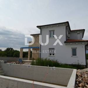 ISTRA, KANFANAR - Rustikalno moderna vila okružena prirodom! 
