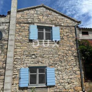 ISTRA, KANFANAR - Simpatična istarska kuća + 490 m2 građevinskog zemljišta!