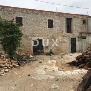 ISTRA, KANFANAR - Započeta adaptacija dvojne kamene kuće u centru