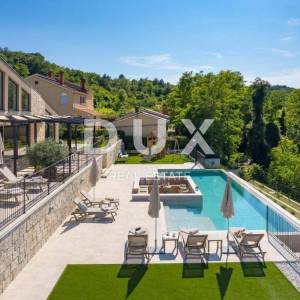 ISTRA, KAŠĆERGA - luksuzna vila s bazenom i okućnicom smještena u središnjoj Istri