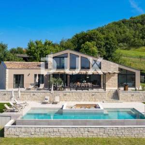 ISTRA, KAŠĆERGA - luksuzna vila s bazenom i okućnicom smještena u središnjoj Istri