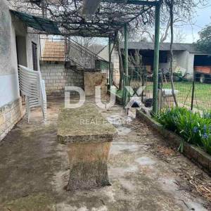 ISTRA, KAŠTEL - Kamena kuća s potencijalom