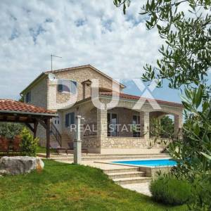 ISTRA, KAŠTELIR - Kamena ljepotica s bazenom