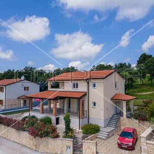 ISTRA, KAŠTELIR - Kuća s bazenom i pogledom na more