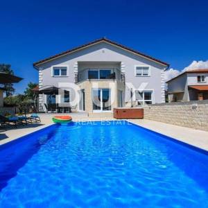 ISTRA, KAŠTELIR - Luksuzna vila s bazenom