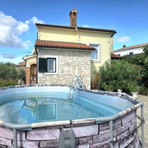 ISTRA, KAŠTELIR - Privatna vila na mirnoj lokaciji s panoramskim pogledom na more
