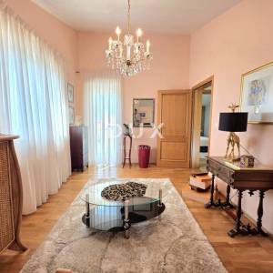 ISTRA, KAŠTELIR - Privatna vila na mirnoj lokaciji s panoramskim pogledom na more