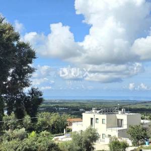 ISTRA, KAŠTELIR - Privatna vila na mirnoj lokaciji s panoramskim pogledom na more