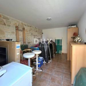 ISTRA, KAŠTELIR - Privatna vila na mirnoj lokaciji s panoramskim pogledom na more