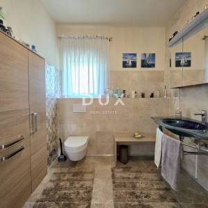 ISTRA, KAŠTELIR - Privatna vila na mirnoj lokaciji s panoramskim pogledom na more