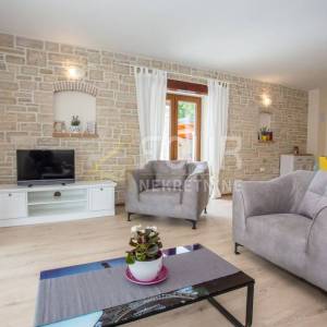 Istra, Kaštelir, vila s bazenom