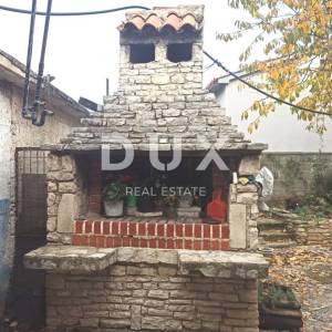 ISTRA, KAVRAN Kuća s apartanom, dvorištem i garažom - BLIZINA MORA!!