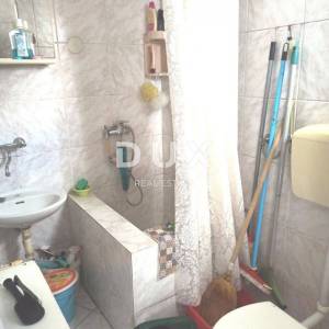 ISTRA, KAVRAN Kuća s apartanom, dvorištem i garažom - BLIZINA MORA!!