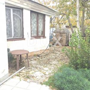 ISTRA, KAVRAN Kuća s apartanom, dvorištem i garažom - BLIZINA MORA!!