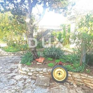 ISTRA, KAVRAN Kuća s apartanom, dvorištem i garažom - BLIZINA MORA!!
