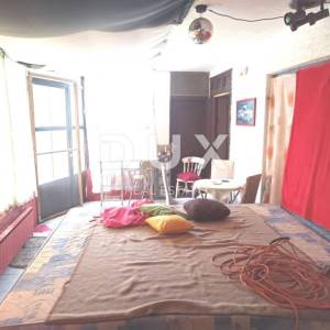 ISTRA, KAVRAN Kuća s apartanom, dvorištem i garažom - BLIZINA MORA!!