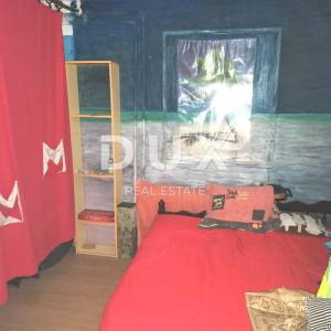 ISTRA, KAVRAN Kuća s apartanom, dvorištem i garažom - BLIZINA MORA!!