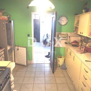 ISTRA, KAVRAN Kuća s apartanom, dvorištem i garažom - BLIZINA MORA!!