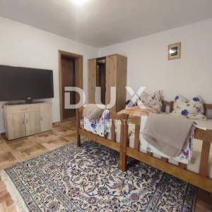ISTRA, KAVRAN - Prostrana kuća s 3 apartmana i garažom u mirnom dijelu