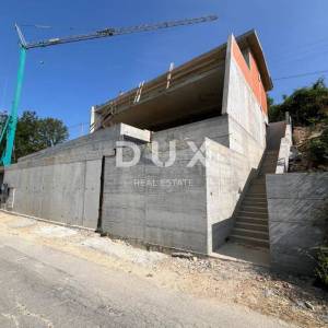 ISTRA, KRASICA - moderna samostojeća vila s bazenom s panoramskim pogledom i garažom