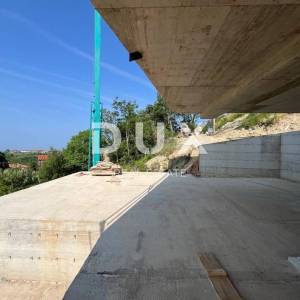 ISTRA, KRASICA - moderna samostojeća vila s bazenom s panoramskim pogledom i garažom