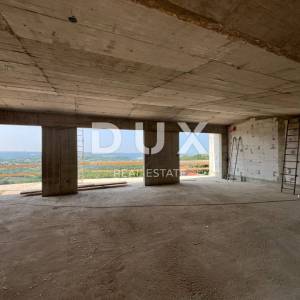 ISTRA, KRASICA - moderna samostojeća vila s bazenom s panoramskim pogledom i garažom