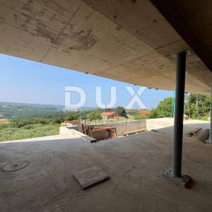 ISTRA, KRASICA - moderna samostojeća vila s bazenom s panoramskim pogledom i garažom