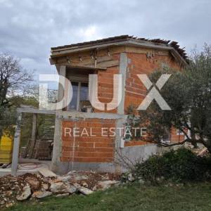 ISTRA, KRNICA - Kuća s bazenom u blizini mora, s velikom okućnicom