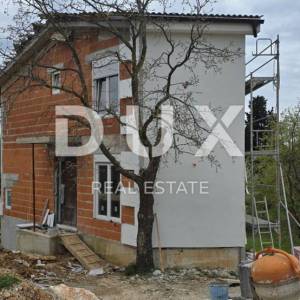 ISTRA, KRNICA - Kuća s bazenom u blizini mora, s velikom okućnicom