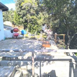 ISTRA, KRNICA - Legalizirana kućica prvi red do mora - DIREKTNI IZLAZ NA PLAŽU!!
