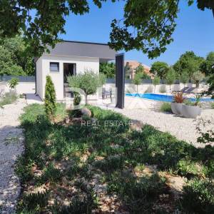 ISTRA, KRNICA - Moderna niskoenergetska vila okružena prirodom
