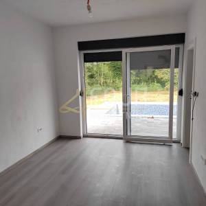 Istra, Kršan, samostojeća kuća s bazenom