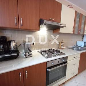 ISTRA, LABIN - Atraktivna apartmanska kuća s bazenom