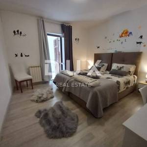 ISTRA, LABIN - Atraktivna apartmanska kuća s bazenom
