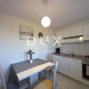 ISTRA, LABIN - Atraktivna apartmanska kuća s bazenom