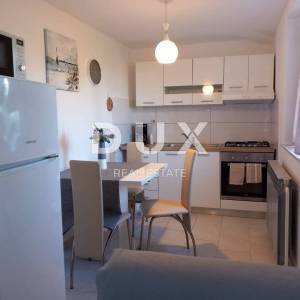 ISTRA, LABIN - Atraktivna apartmanska kuća s bazenom